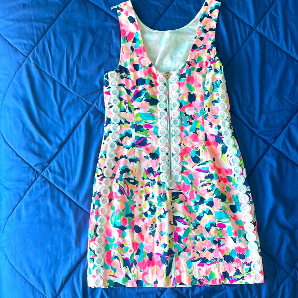 Lilly Pulitzer Mila shift.
Excellent condition.